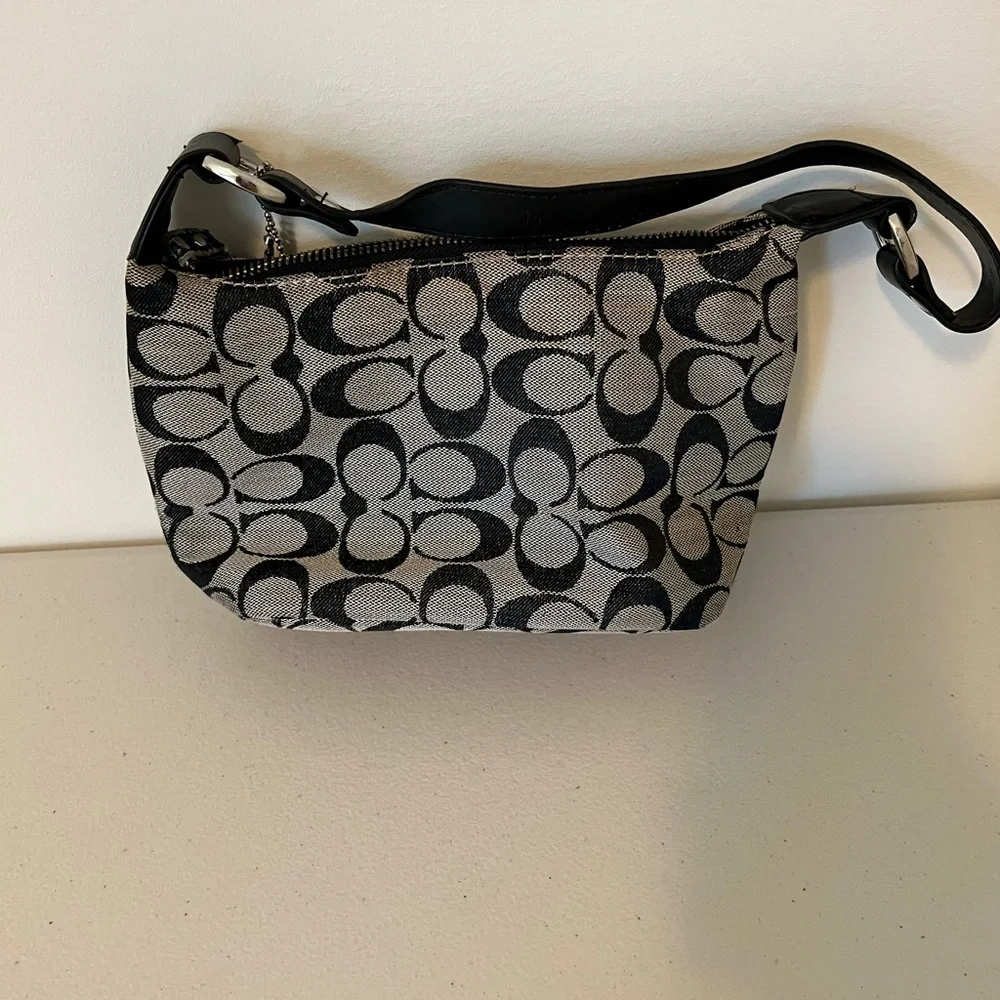 Coach purse - Picture 2 of 4